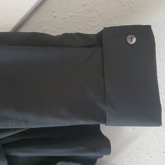 Pretty black wrap blouse in very good condition! - Picture 4 of 6